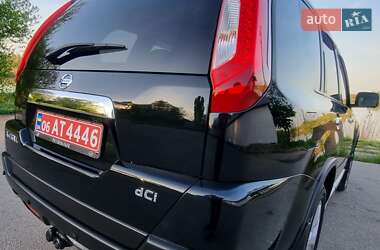 Позашляховик / Кросовер Nissan X-Trail 2012 в 