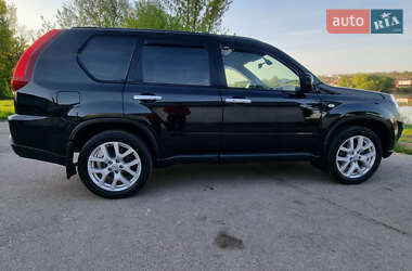 Позашляховик / Кросовер Nissan X-Trail 2012 в 