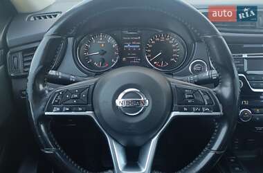 Внедорожник / Кроссовер Nissan X-Trail 2017 в 