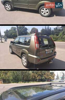 Позашляховик / Кросовер Nissan X-Trail 2004 в 