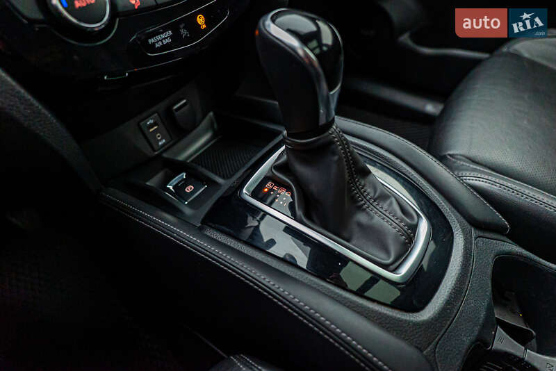 Внедорожник / Кроссовер Nissan X-Trail 2019 в Киеве