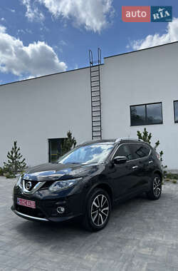 Позашляховик / Кросовер Nissan X-Trail 2017 в Луцьку