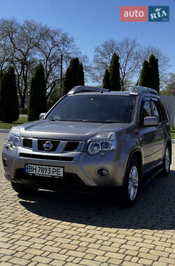 Позашляховик / Кросовер Nissan X-Trail 2011 в 