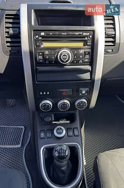 Позашляховик / Кросовер Nissan X-Trail 2011 в 