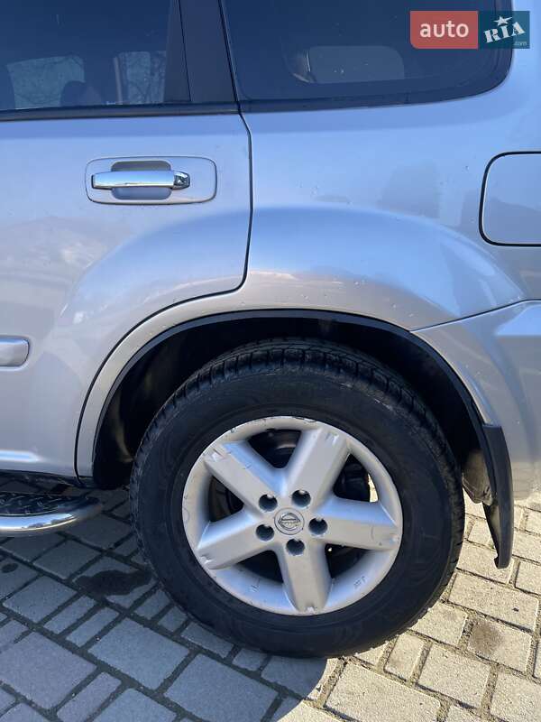 Внедорожник / Кроссовер Nissan X-Trail 2005 в Косове