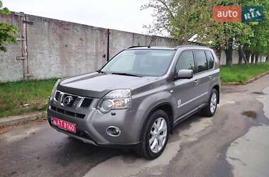 Внедорожник / Кроссовер Nissan X-Trail 2013 в Звягеле