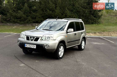 Внедорожник / Кроссовер Nissan X-Trail 2003 в 