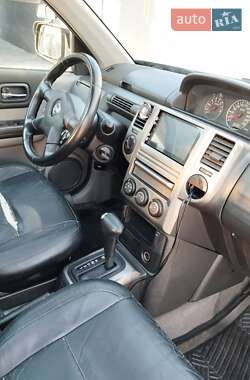 Позашляховик / Кросовер Nissan X-Trail 2005 в 