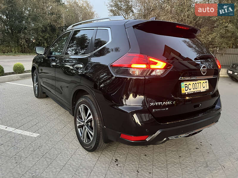 Внедорожник / Кроссовер Nissan X-Trail 2017 в Львове