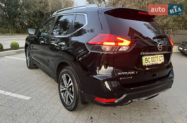 Внедорожник / Кроссовер Nissan X-Trail 2017 в 