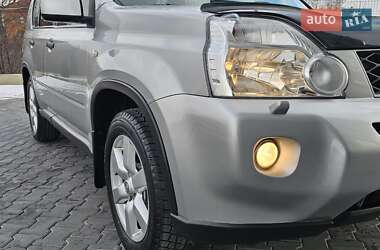 Позашляховик / Кросовер Nissan X-Trail 2010 в 
