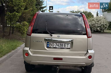 Позашляховик / Кросовер Nissan X-Trail 2006 в 