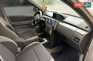 Позашляховик / Кросовер Nissan X-Trail 2006 в 