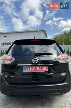 Внедорожник / Кроссовер Nissan X-Trail 2017 в 