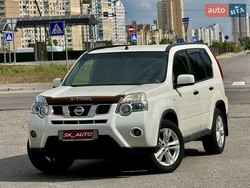 Внедорожник / Кроссовер Nissan X-Trail 2013 в 