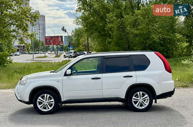 Внедорожник / Кроссовер Nissan X-Trail 2013 в 