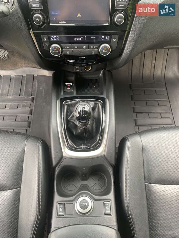 Позашляховик / Кросовер Nissan X-Trail 2016 в Болехові