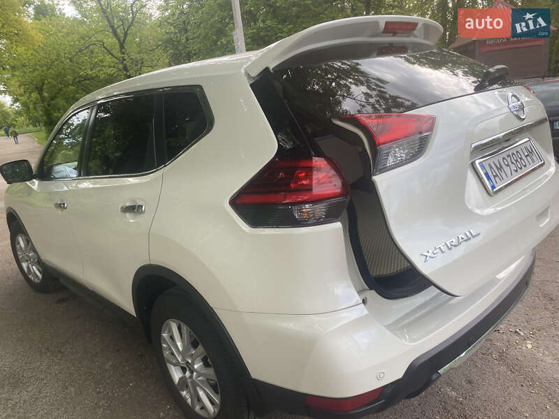 Позашляховик / Кросовер Nissan X-Trail 2017 в Коростишеві