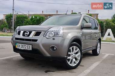 Внедорожник / Кроссовер Nissan X-Trail 2013 в 