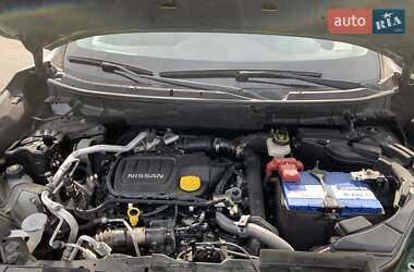 Внедорожник / Кроссовер Nissan X-Trail 2015 в 