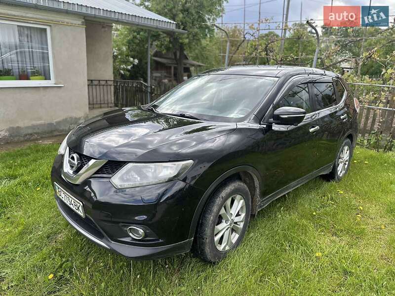 Позашляховик / Кросовер Nissan X-Trail 2015 в Жовкві