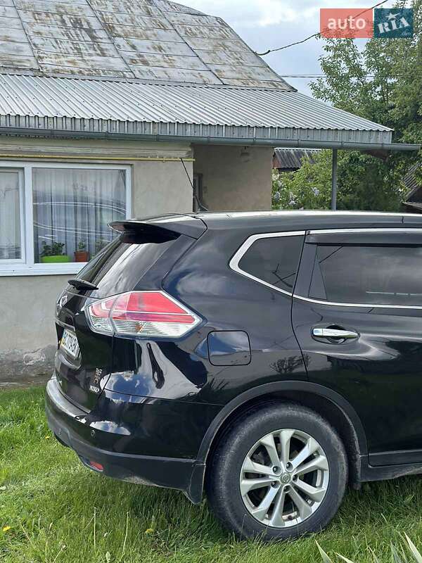 Позашляховик / Кросовер Nissan X-Trail 2015 в Жовкві