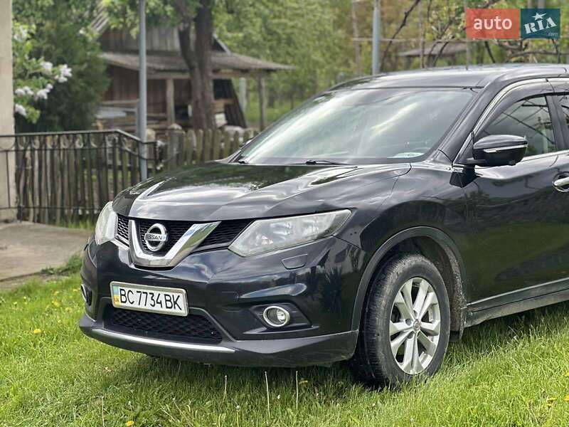 Позашляховик / Кросовер Nissan X-Trail 2015 в Жовкві