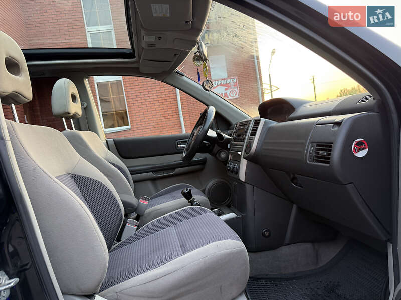 Позашляховик / Кросовер Nissan X-Trail 2007 в Кременці