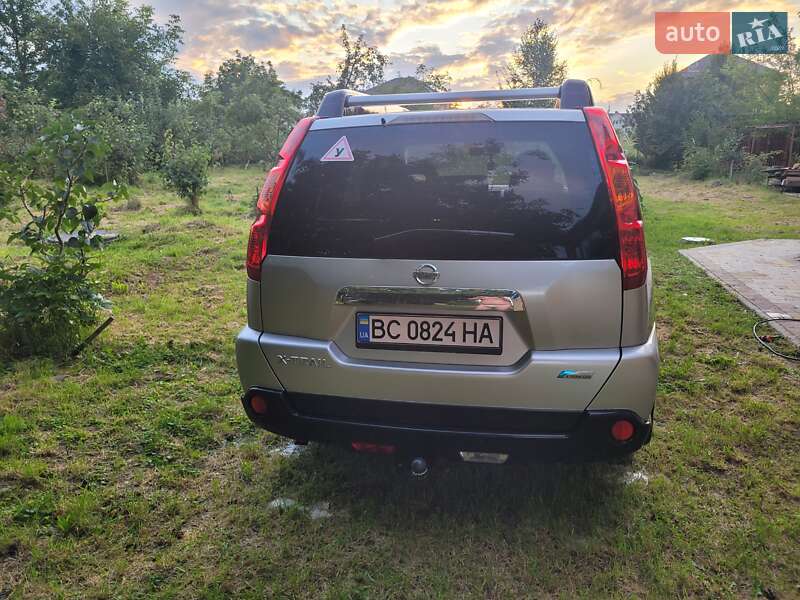 Внедорожник / Кроссовер Nissan X-Trail 2010 в Львове