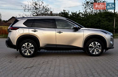Позашляховик / Кросовер Nissan X-Trail 2024 в 