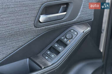 Позашляховик / Кросовер Nissan X-Trail 2024 в 