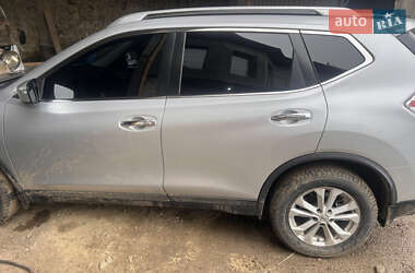 Внедорожник / Кроссовер Nissan X-Trail 2016 в Черновцах