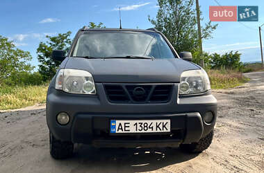 Позашляховик / Кросовер Nissan X-Trail 2001 в 