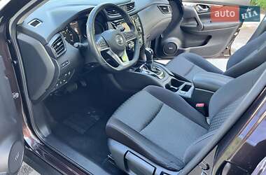 Внедорожник / Кроссовер Nissan X-Trail 2017 в 