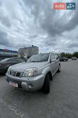 Позашляховик / Кросовер Nissan X-Trail 2005 в Києві
