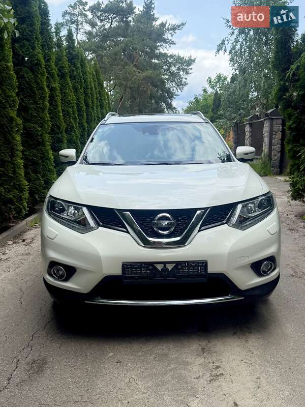 Внедорожник / Кроссовер Nissan X-Trail 2016 в Киеве