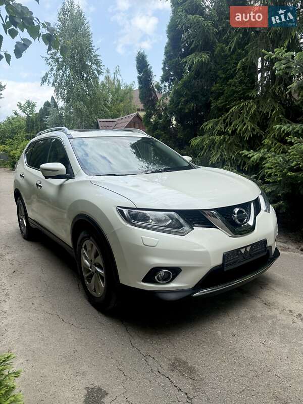 Внедорожник / Кроссовер Nissan X-Trail 2016 в Киеве