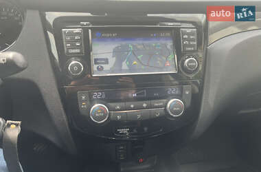 Внедорожник / Кроссовер Nissan X-Trail 2016 в 