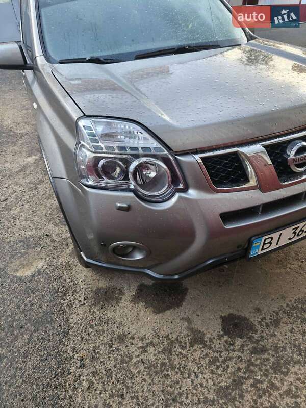Внедорожник / Кроссовер Nissan X-Trail 2013 в Полтаве