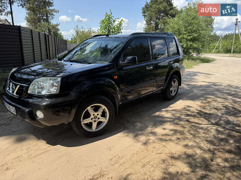 Внедорожник / Кроссовер Nissan X-Trail 2003 в 