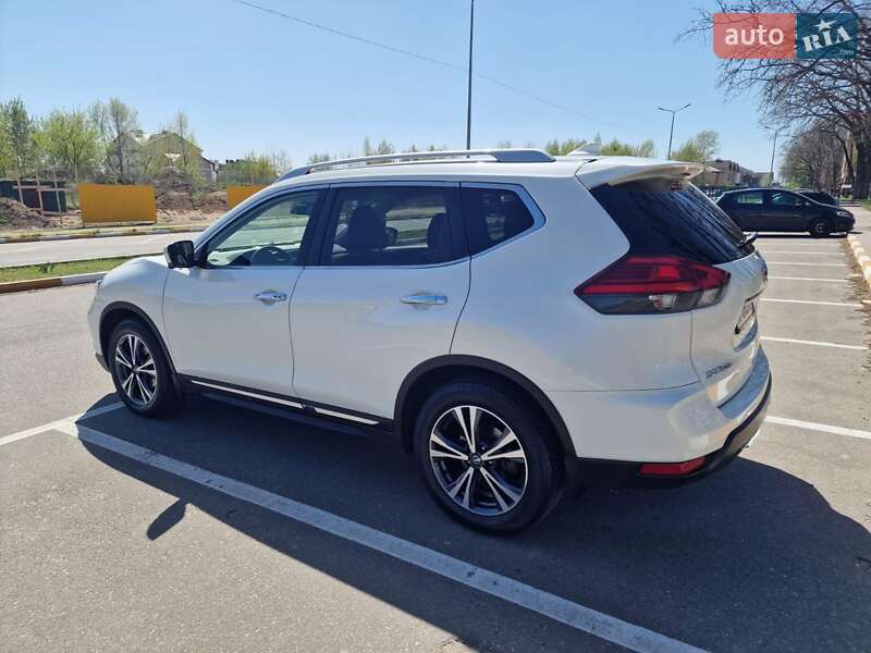 Позашляховик / Кросовер Nissan X-Trail 2017 в Києві