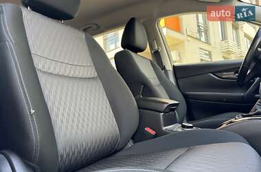 Внедорожник / Кроссовер Nissan X-Trail 2019 в 