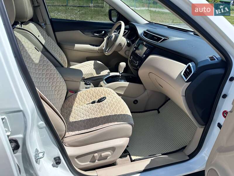 Внедорожник / Кроссовер Nissan X-Trail 2017 в Кропивницком