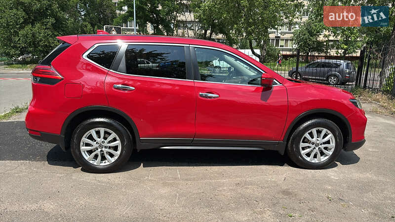 Позашляховик / Кросовер Nissan X-Trail 2017 в Києві