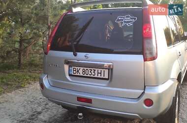 Внедорожник / Кроссовер Nissan X-Trail 2005 в 