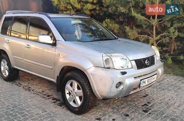 Внедорожник / Кроссовер Nissan X-Trail 2005 в 