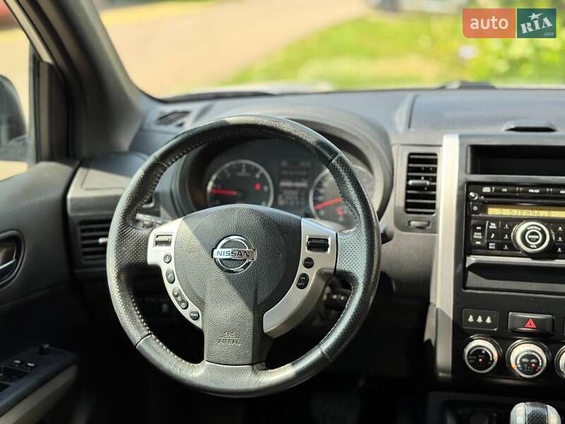 Позашляховик / Кросовер Nissan X-Trail 2011 в Києві