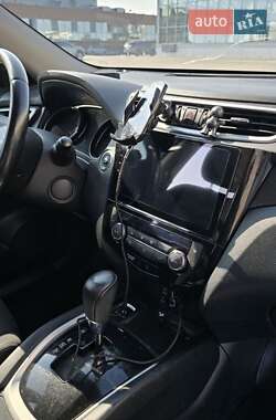 Внедорожник / Кроссовер Nissan X-Trail 2016 в 