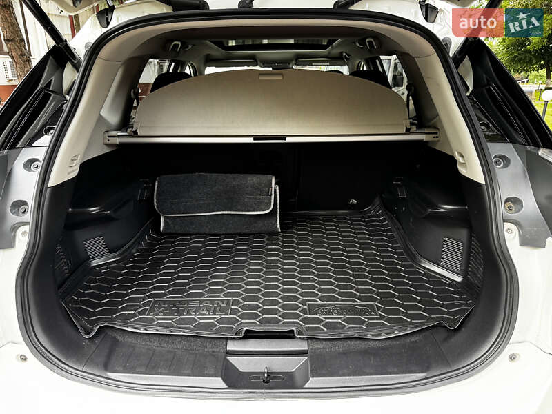 Позашляховик / Кросовер Nissan X-Trail 2017 в Одесі