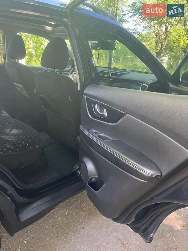 Позашляховик / Кросовер Nissan X-Trail 2015 в Бердичеві